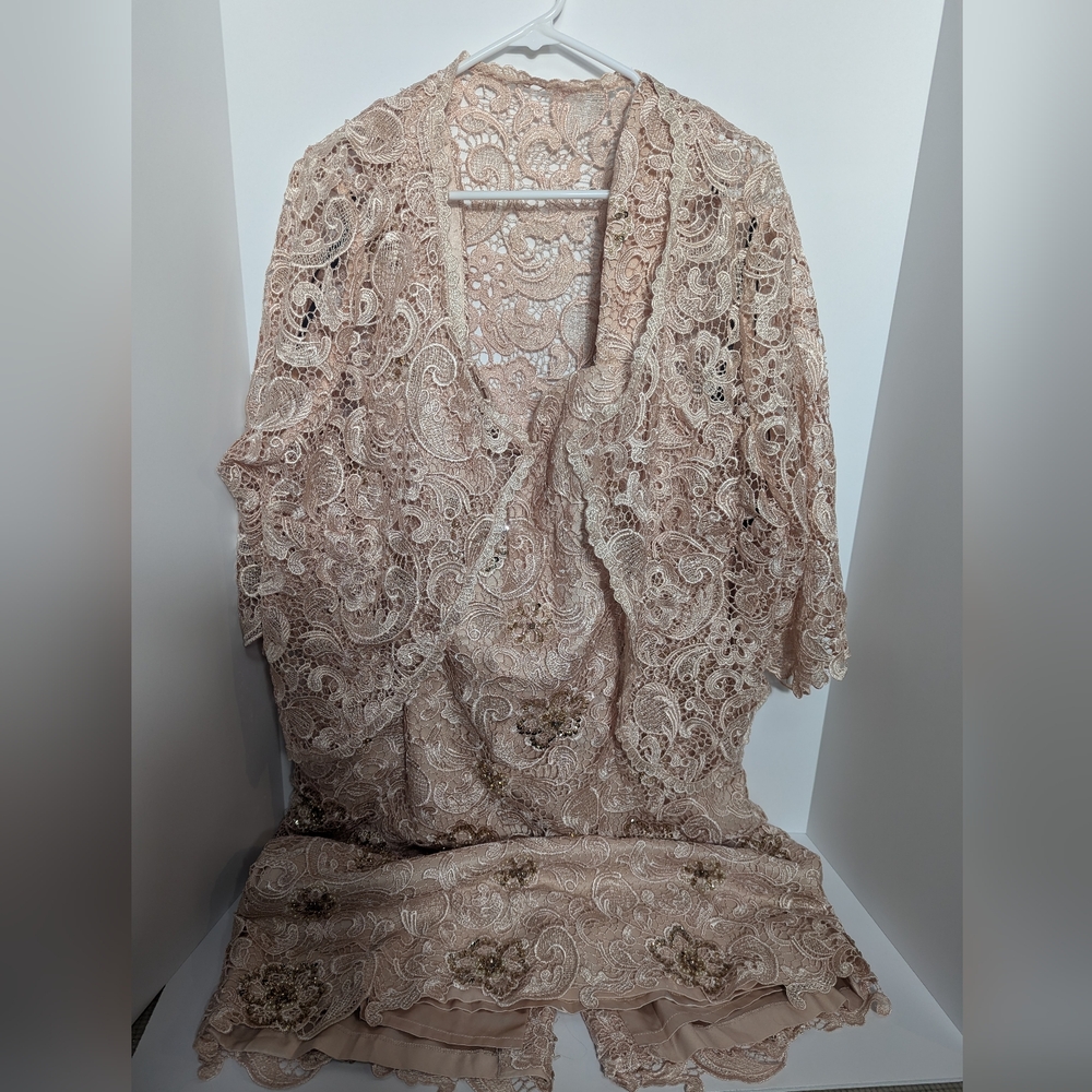 NWT Deadstock Jadore Evening Women's Size 2X Champagne Bead Lace Gown & Shrug